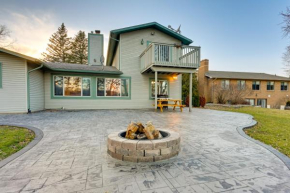 Lakefront Hartland Cottage with Patio and Fire Pits!